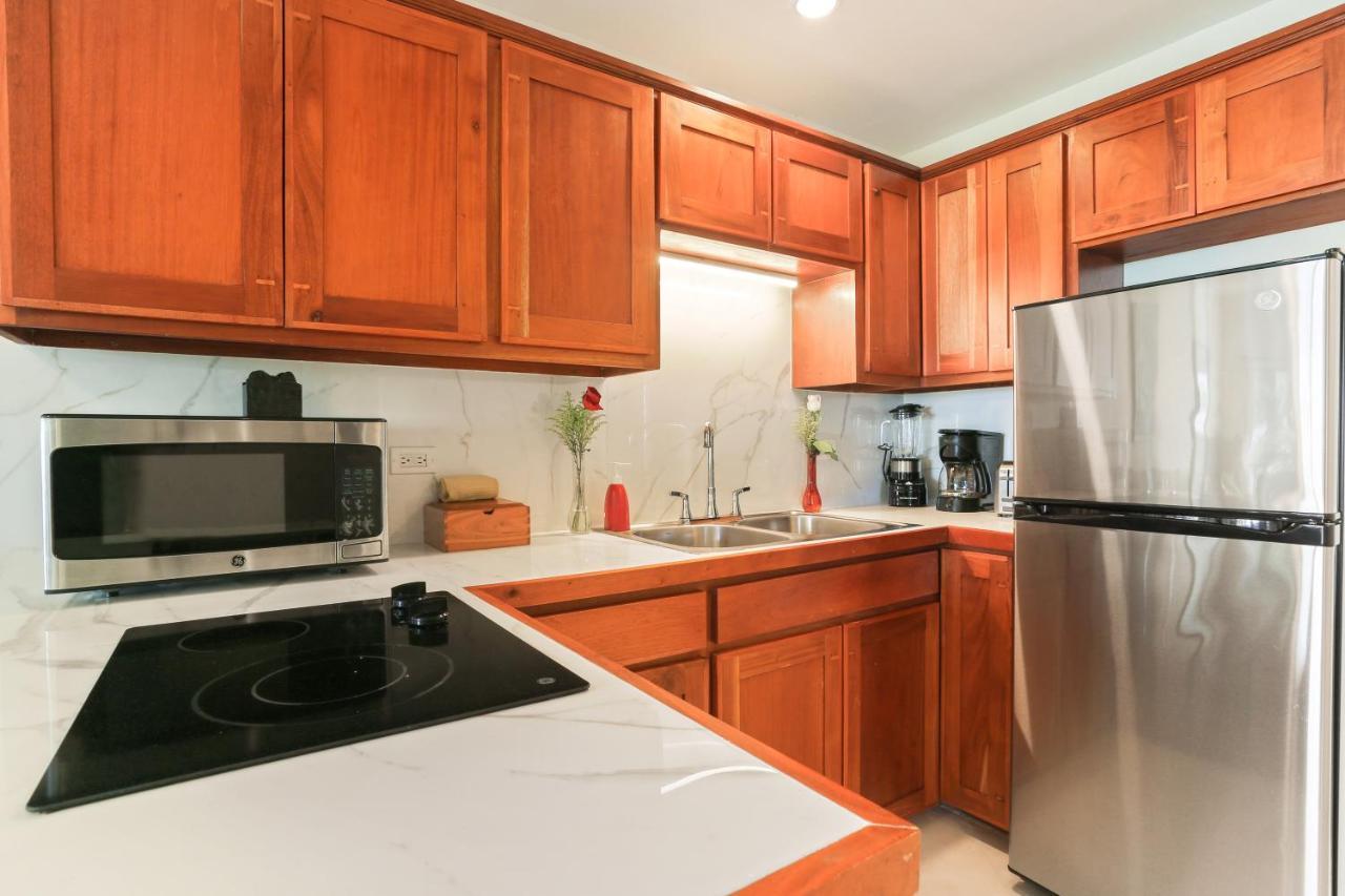 Sunbreeze Suites San Pedro  Esterno foto