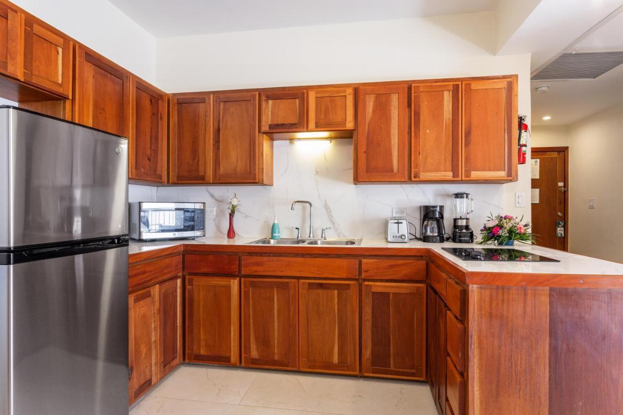 Sunbreeze Suites San Pedro  Esterno foto