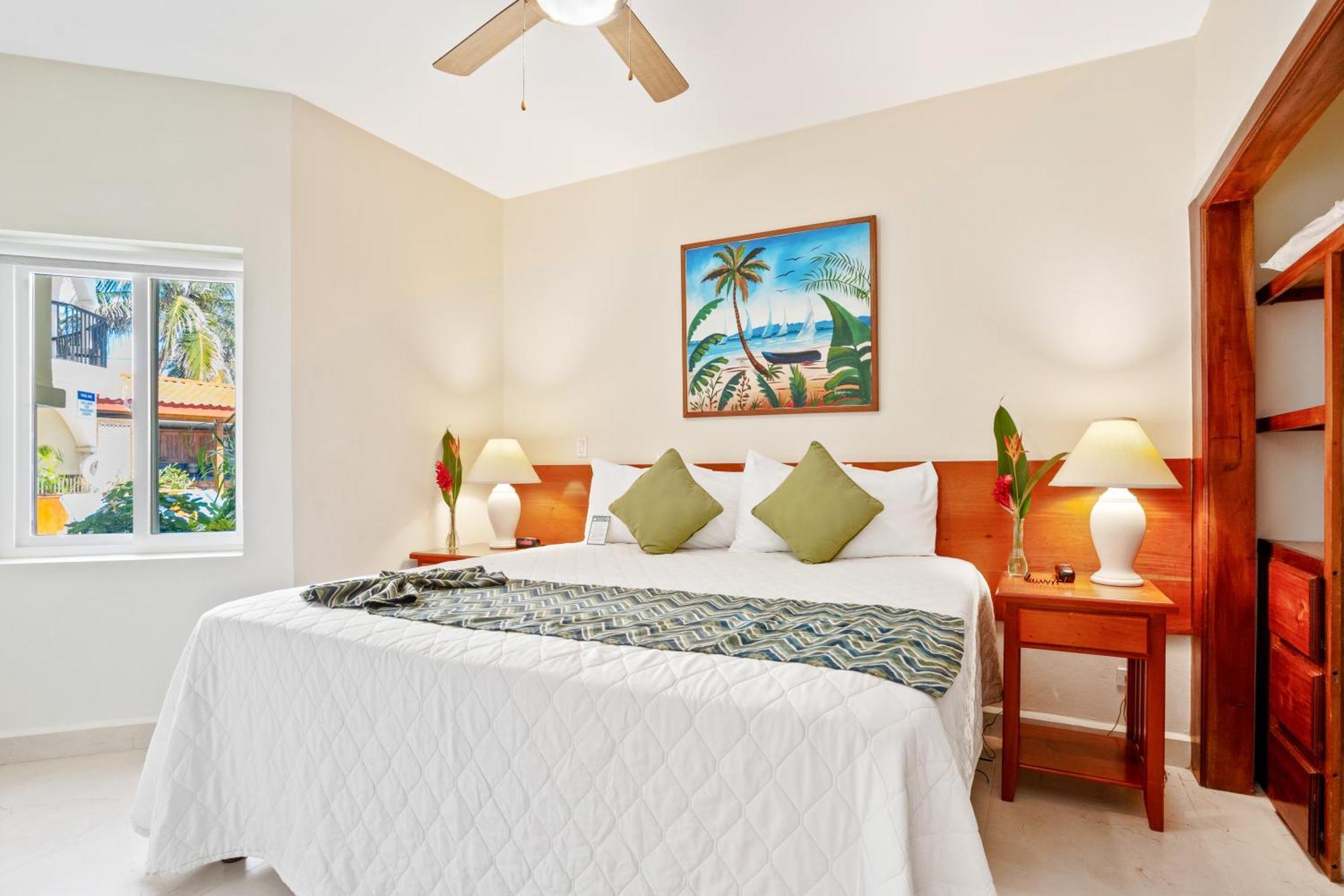 Sunbreeze Suites San Pedro  Esterno foto