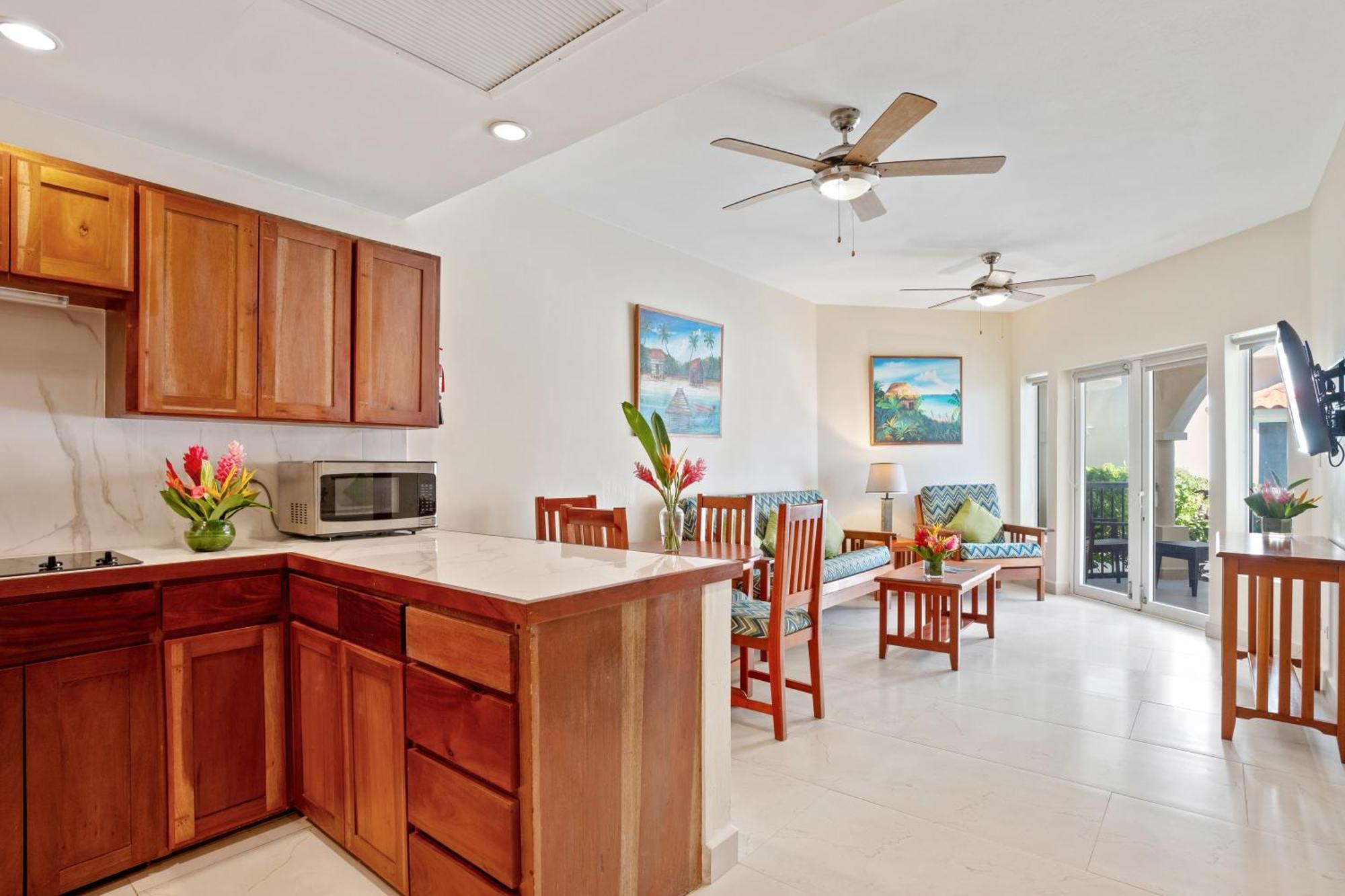 Sunbreeze Suites San Pedro  Esterno foto