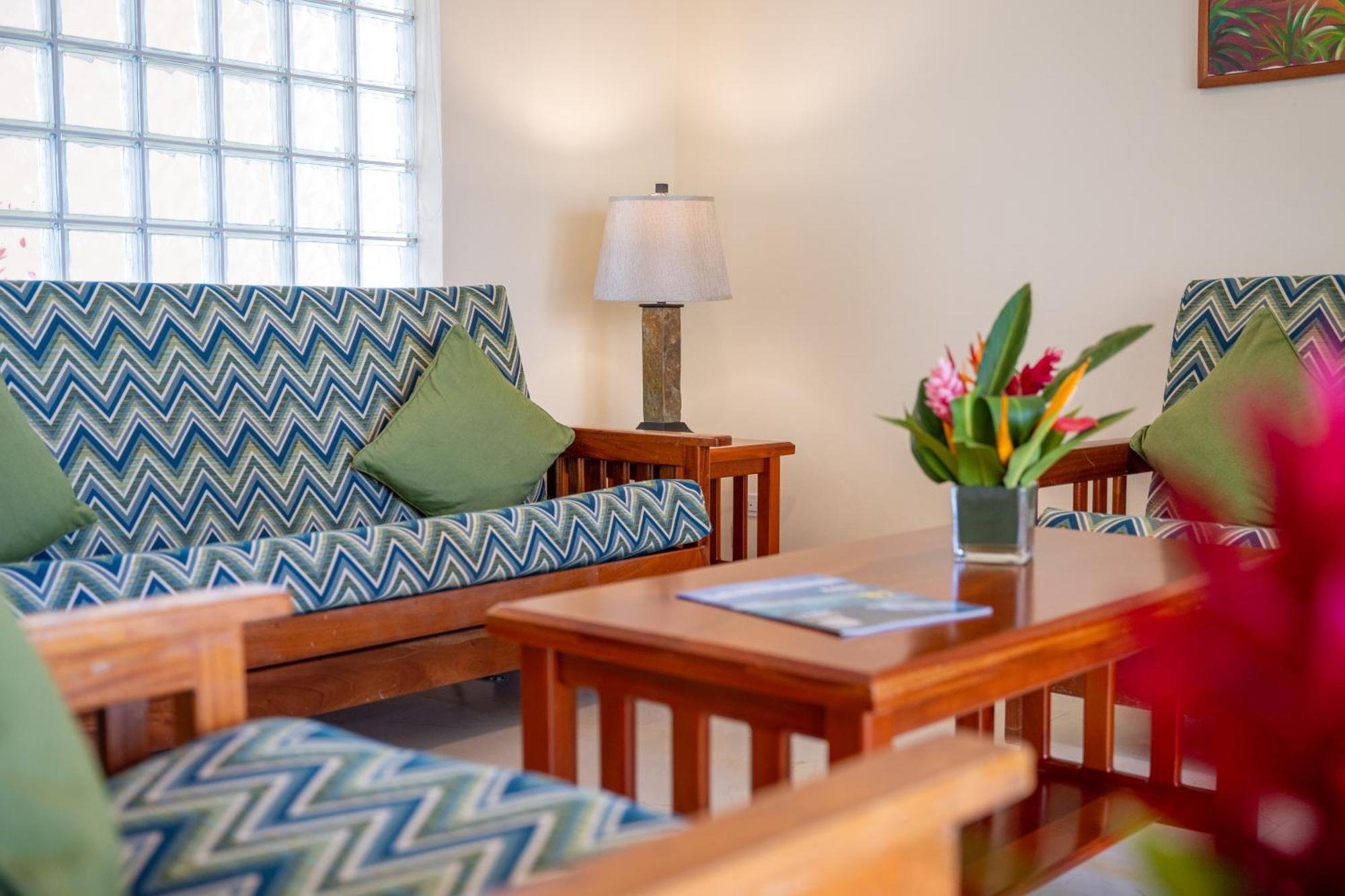 Sunbreeze Suites San Pedro  Esterno foto