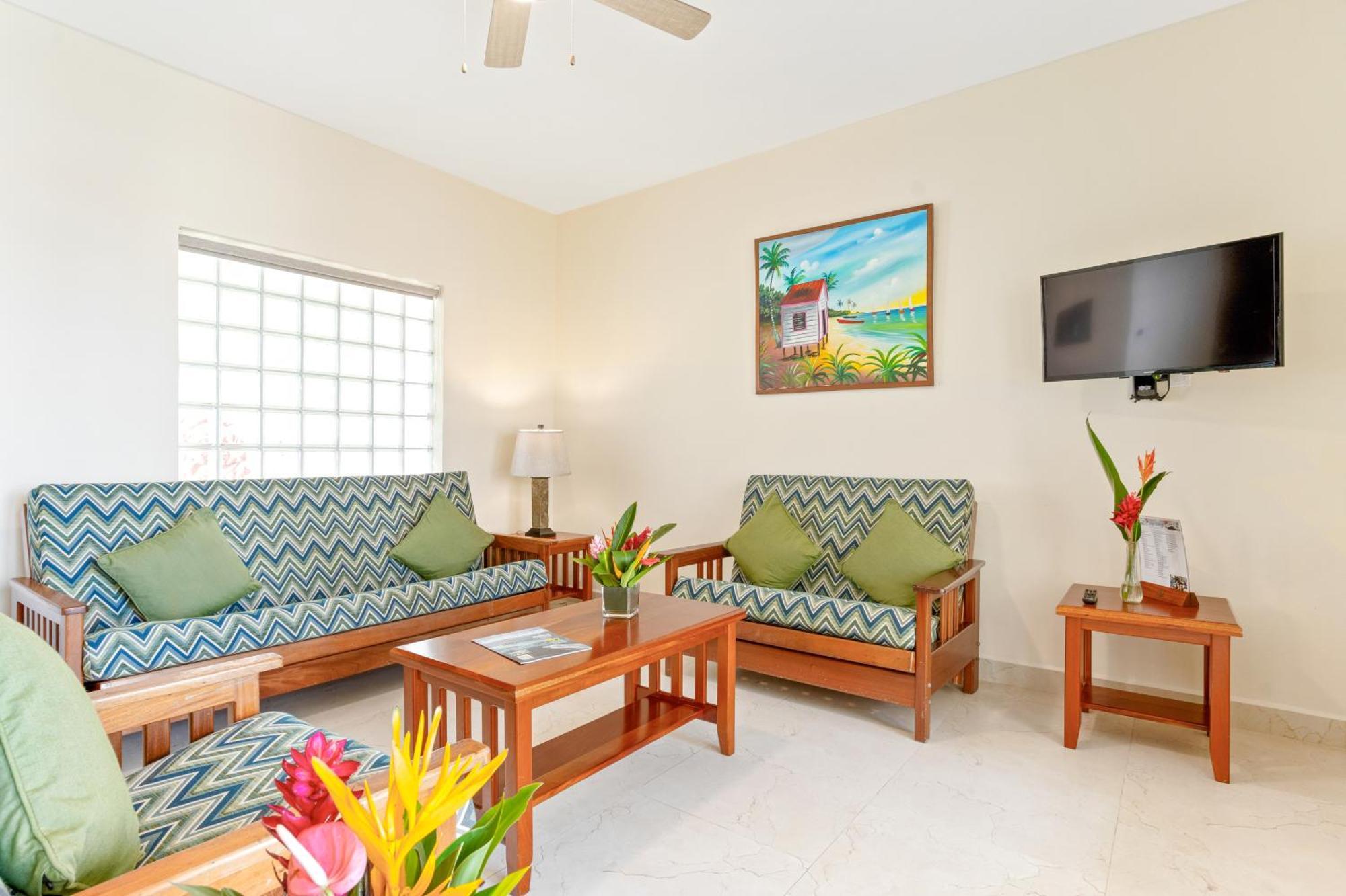 Sunbreeze Suites San Pedro  Esterno foto